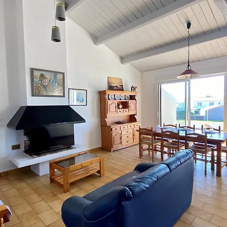 Maison Familiale A 400m De La Avec Terrasse De 100m², Animaux Admis, Garage Et Jardin - Fr-1-231-292 *